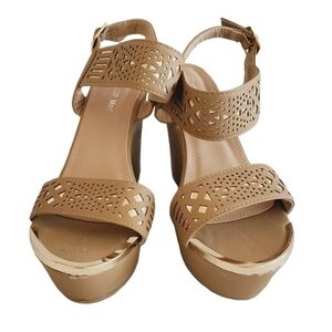 Top Moda Wedge Heels Tan/Gold Size 6 NWOT